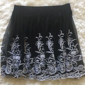 Alfani black and white flower design skirt